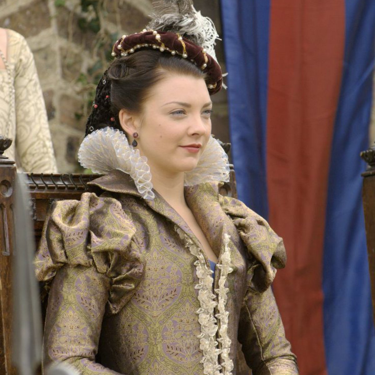 doktordoof's tweet photo. Fun fact: Margaery Tyrell was inspired by Anne Boleyn and they were both brought to life by Natalie Dormer https://t.co/aFKoKiDu4S