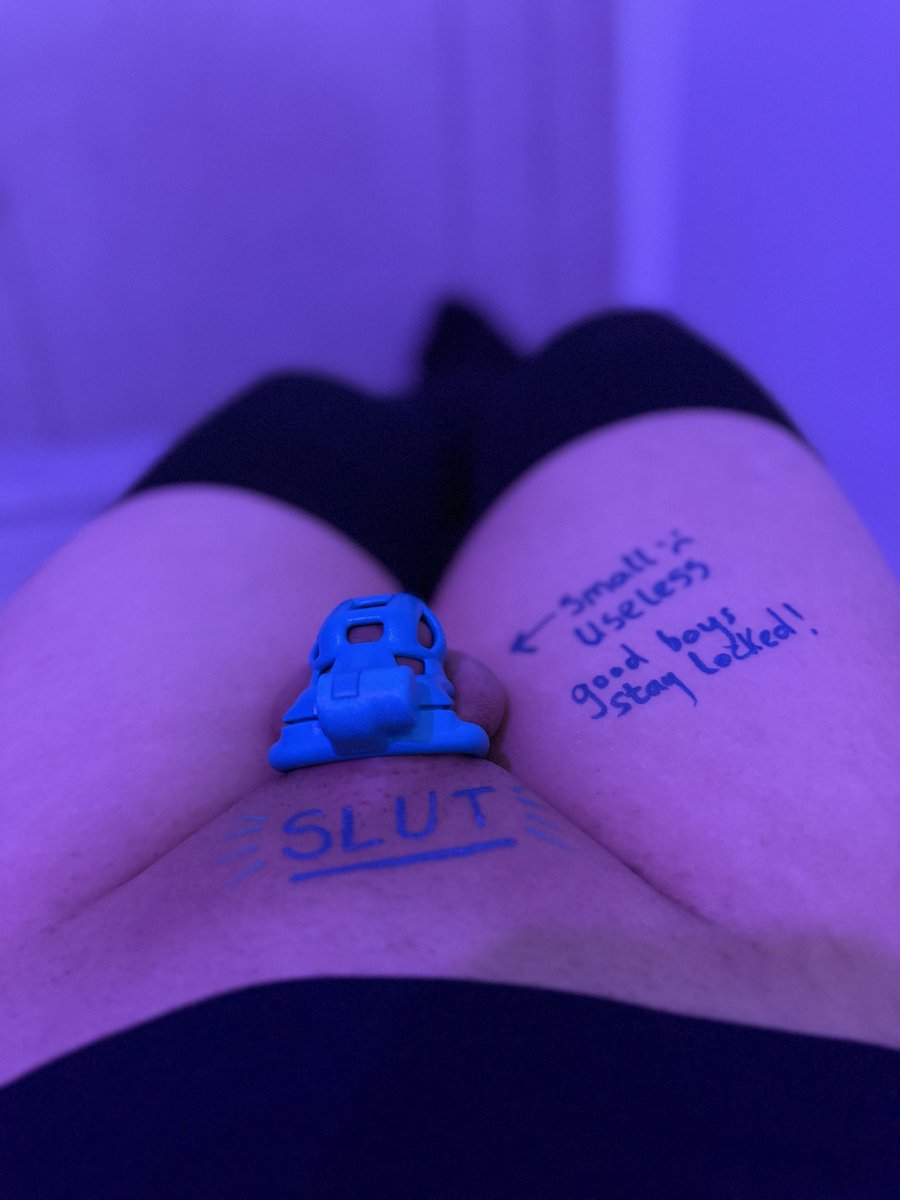 rileylockedin's tweet photo. Photo from last week when @chasterapp_ had a body writing challenge for Locktober. Completely forgot I had writing on my body, so every time I pulled my pants down, I got a reminder from my own words

#Chastity #BodyWriting #Locktober https://t.co/DDuAe9SkuV