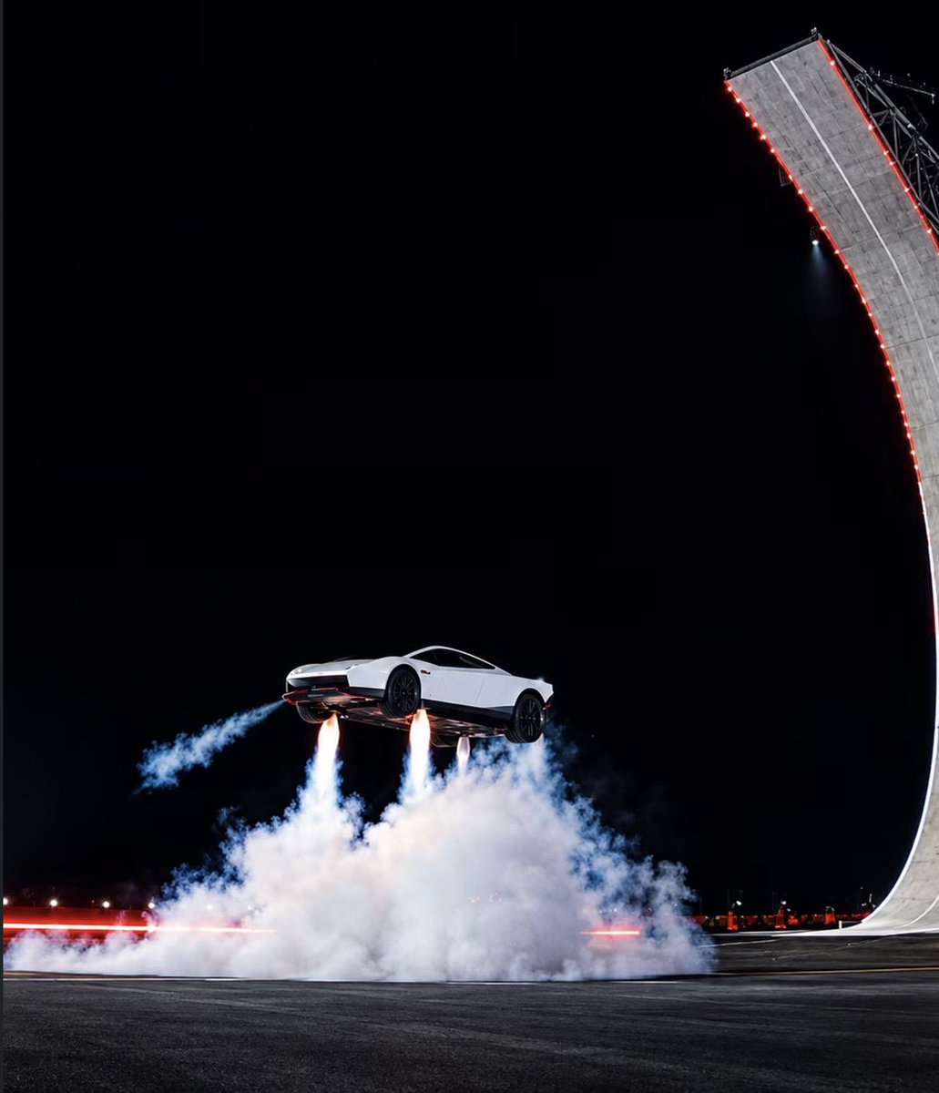 KobeissiLetter's tweet photo. BREAKING: Tesla stock, $TSLA, surges over +5% after Elon Musk unveils the flying Tesla Roadster.

The stock has added +$75 billion in market cap today. https://t.co/dSz18U5wNR
