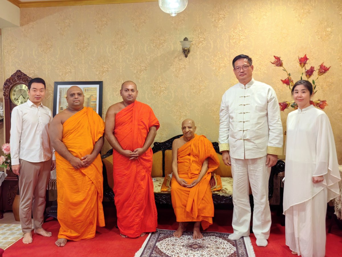 ChinaEmbSL's tweet photo. On October 16, Ambassador Wei Huaxiang visited Kandy and called on Chief Prelate of the Asgiriya Chapter Most Ven. Warakagoda Sri Gnanarathana Mahanayake Thero and Chief Prelate of the Malwatta Chapter Most Ven. Thibbotuwawe Sri Sumangala Mahanayake Thero. The two sides had extensive and in-depth exchanges on China-Sri Lanka Buddhist cultural exchanges and bilateral people-to-people cooperation. Ms. Ji Lili, Counsellor for Cultural and Educational Affairs, attended the meeting.