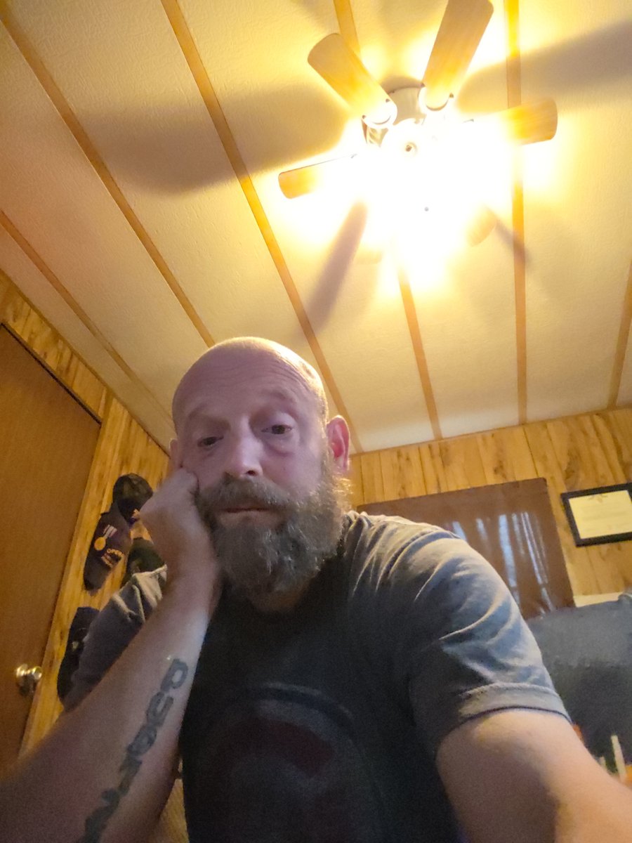 TimIreland77's tweet photo. Gloomy, rainy Friday. Happy Friday y'all. https://t.co/13B5Qbu3tR