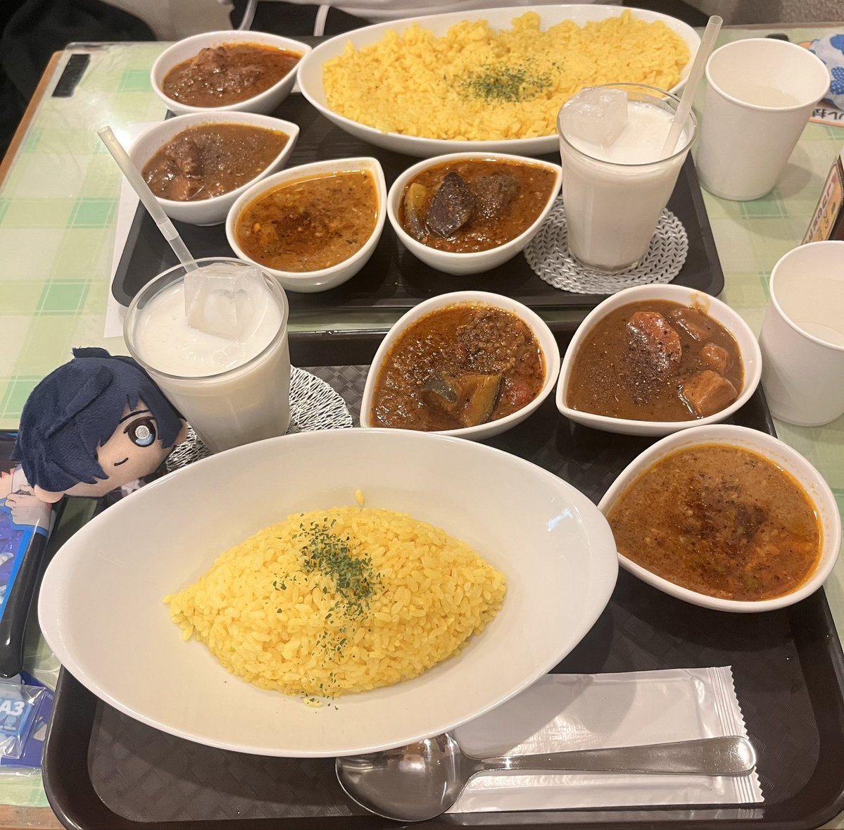 awc_toriaezu's tweet photo. ここのカレー屋さん、ペルソナのBGM一生流れててマジで良いです(;_;)声優さんとかゲーム制作の方のサインも壁に沢山あって凄いです
上京してからずっと通ってて色んなジャンルでお世話になってます(;_;)ペルソナハマってからやっと行けて嬉しかったな https://t.co/kr65WUcXFU