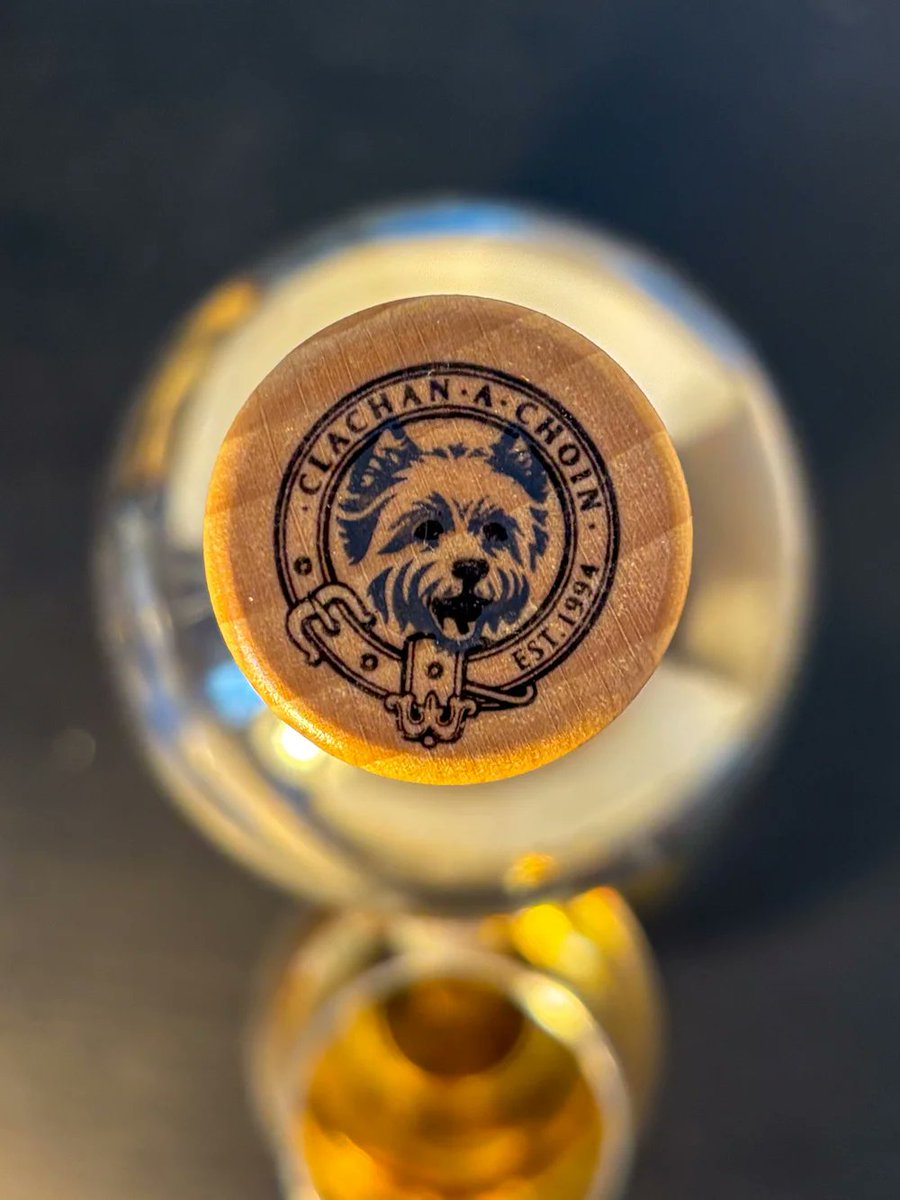 _dramface's tweet photo. In his debut piece, we get to know Kenzie a little through his quieter pursuits; walking on rainy days and meeting others who enjoy the same. In his flask today is a Tawny Port Cask Caol Ila from Murray McDavid.

https://t.co/X6vFDnQCAx

#whisky #Dramface #whiskyreview #singlemalt #scotchwhisky #review @Murray_McDavid