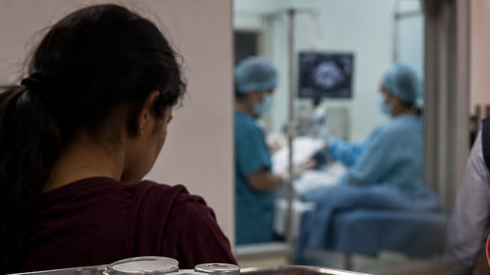 IndiaToday's tweet photo. 40 women exploited in egg extraction racket, one underwent procedure 33 times

#EggExtractionRacket #Maharashtra #EDRaids | @divyeshas 

Read More: https://t.co/yuxaFiCc3a https://t.co/CZEdla4uvg