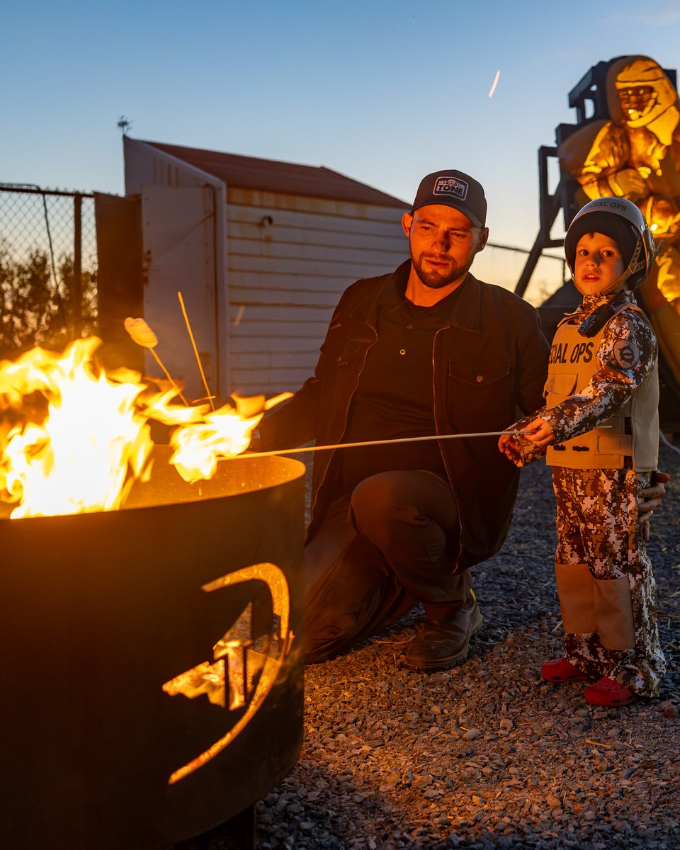 ScienceNorth's tweet photo. Is 7pm too late for your little ones to enjoy Halloween at Dynamic Earth? 🎃
 
Worry not! This year, we've introduced Lil' Pumpkins, starting at 6pm.
 
Bring your little ghosts, witches and superheroes to enjoy Pumpkinferno before bedtime! And don't worry, there's no need to leave at 7pm. Stay as long as your little pumpkins can handle! 👻
 
Tickets available ONLINE ONLY: https://t.co/gShzcYeDbp