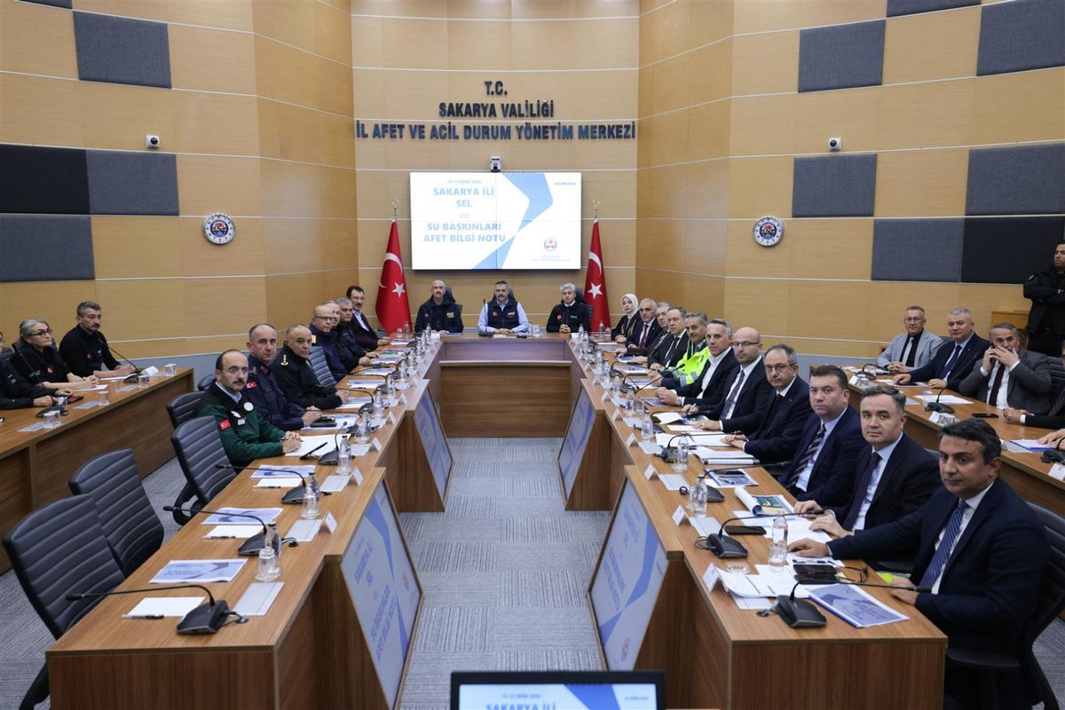 mehmetakifbalta's tweet photo. Sakarya’da yaşanan aşırı yağışların ardından bölgedeki durumu yakından takip etmek ve atılacak adımları planlamak üzere İçişleri Bakanımız Sayın Mustafa Çiftçi başkanlığında düzenlenen koordinasyon toplantısına katıldık. https://t.co/VIAhSE3kZ5