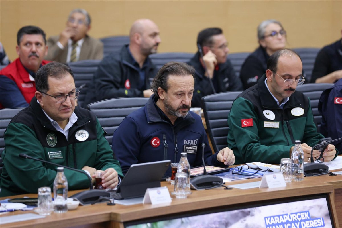 mehmetakifbalta's tweet photo. Sakarya’da yaşanan aşırı yağışların ardından bölgedeki durumu yakından takip etmek ve atılacak adımları planlamak üzere İçişleri Bakanımız Sayın Mustafa Çiftçi başkanlığında düzenlenen koordinasyon toplantısına katıldık. https://t.co/VIAhSE3kZ5
