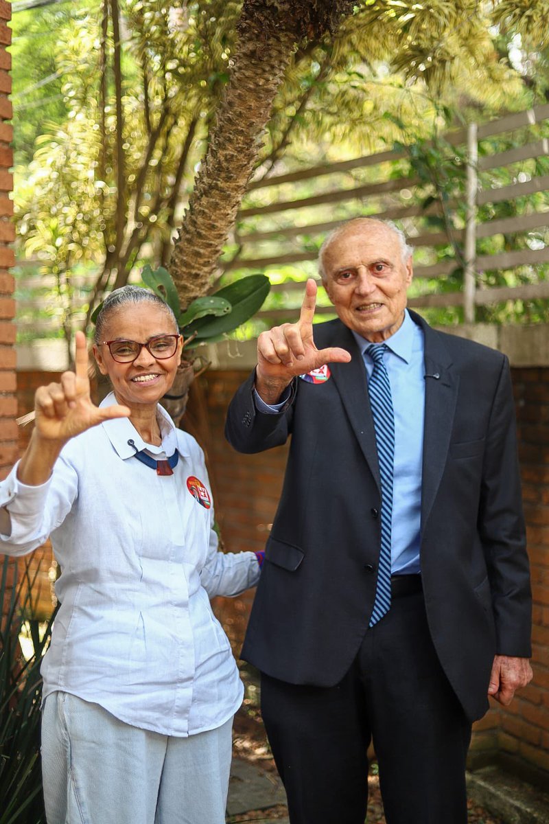 esuplicy's tweet photo. Sempre uma alegria imensa estar ao lado da querida amiga e companheira Marina Silva! Juntos com o presidente Lula pela reconstrução do nosso país, pela proteção do nosso meio ambiente e pela Renda Básica de Cidadania. Um abraço! https://t.co/bt9CgSkhcO