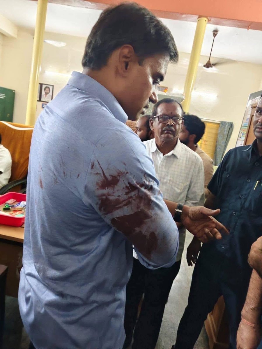 DrPradeepChinta's tweet photo. Hi Abhijeet @abhijeet_dipke 

look at the incidents happening in places like Punganur, Rayachoti, and Tirupati in Andhra Pradesh

While you’re fighting against electoral malpractice, let us all first fight to ensure that nominations are accepted and that elections are allowed to take place in Andhra Pradesh. 

Only then can we discuss irregularities in how they are conducted.

@ysjagan @YSRCParty @peddireddyysrcp @MithunReddyYSRC