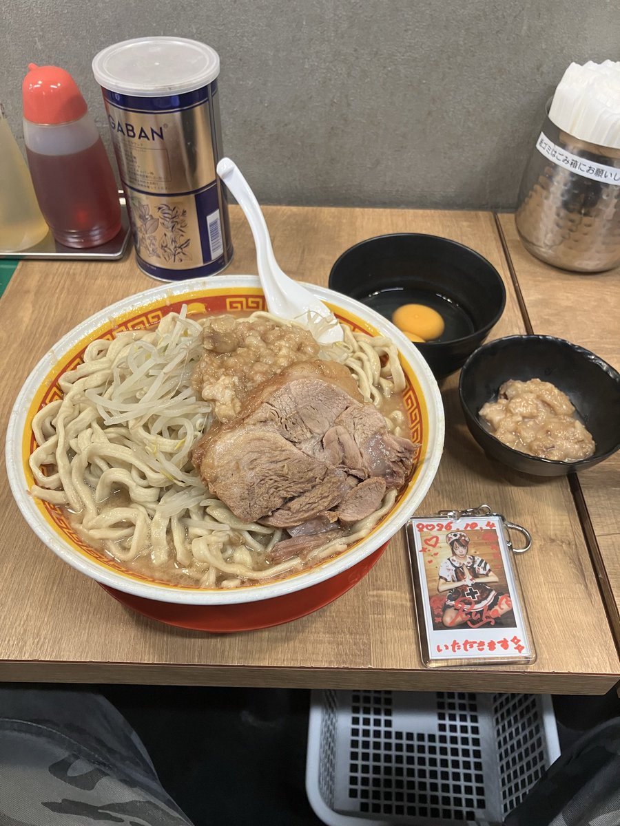 daigoro913's tweet photo. ライブ帰りにえどもんどで給油！
いとちまニキの悲しい横顔… https://t.co/MsqopFPpbM