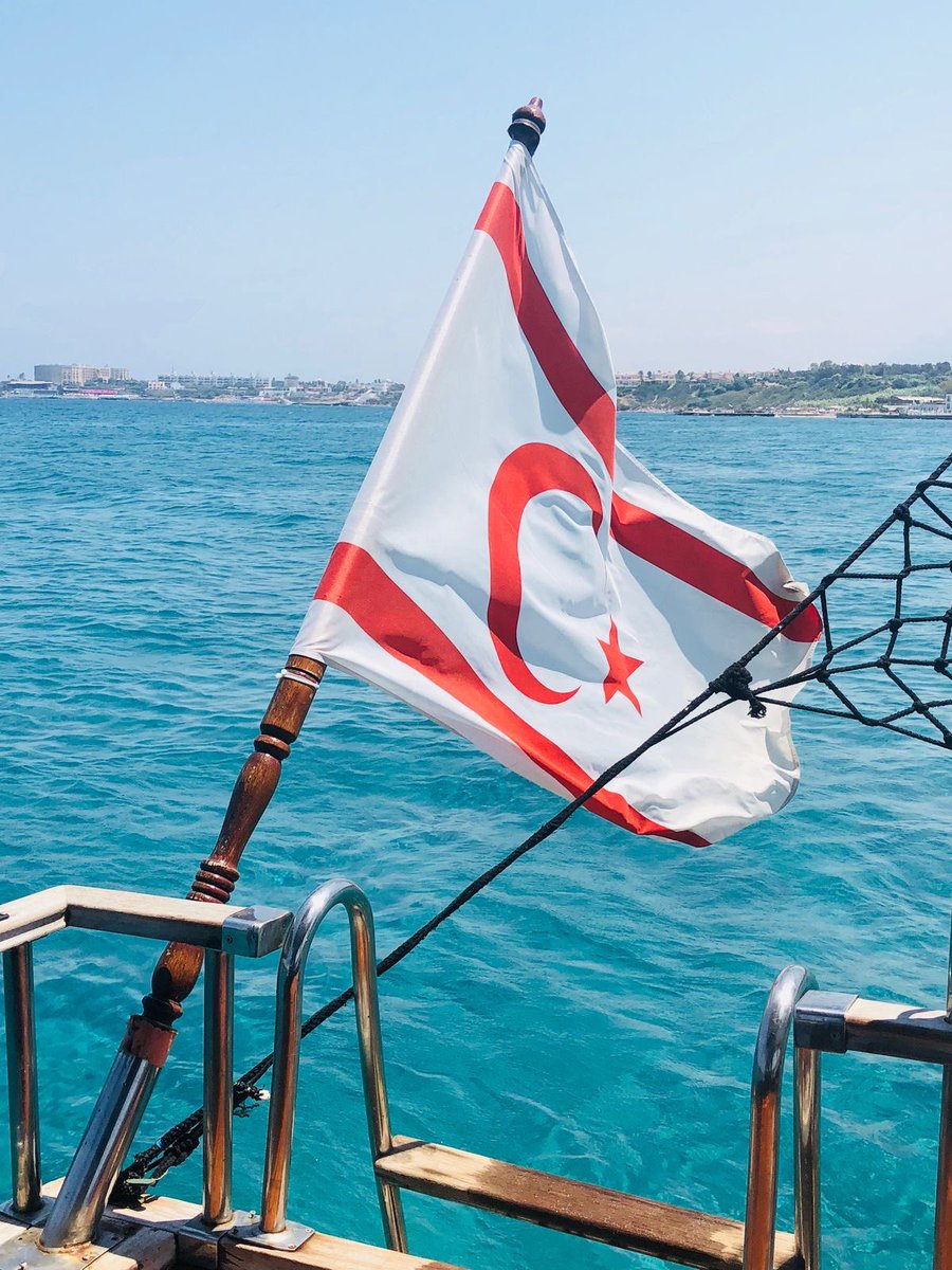 posttmodern's tweet photo. KKTC’de EMSAL KARAR — Cinsel yönelimi sebebiyle bir kadına hakaret ederek aşağılamaya çalışan şahıs TUTUKLANDI.

Gerekçe — Nefret suçu.
KKTC’de bir ilk.
