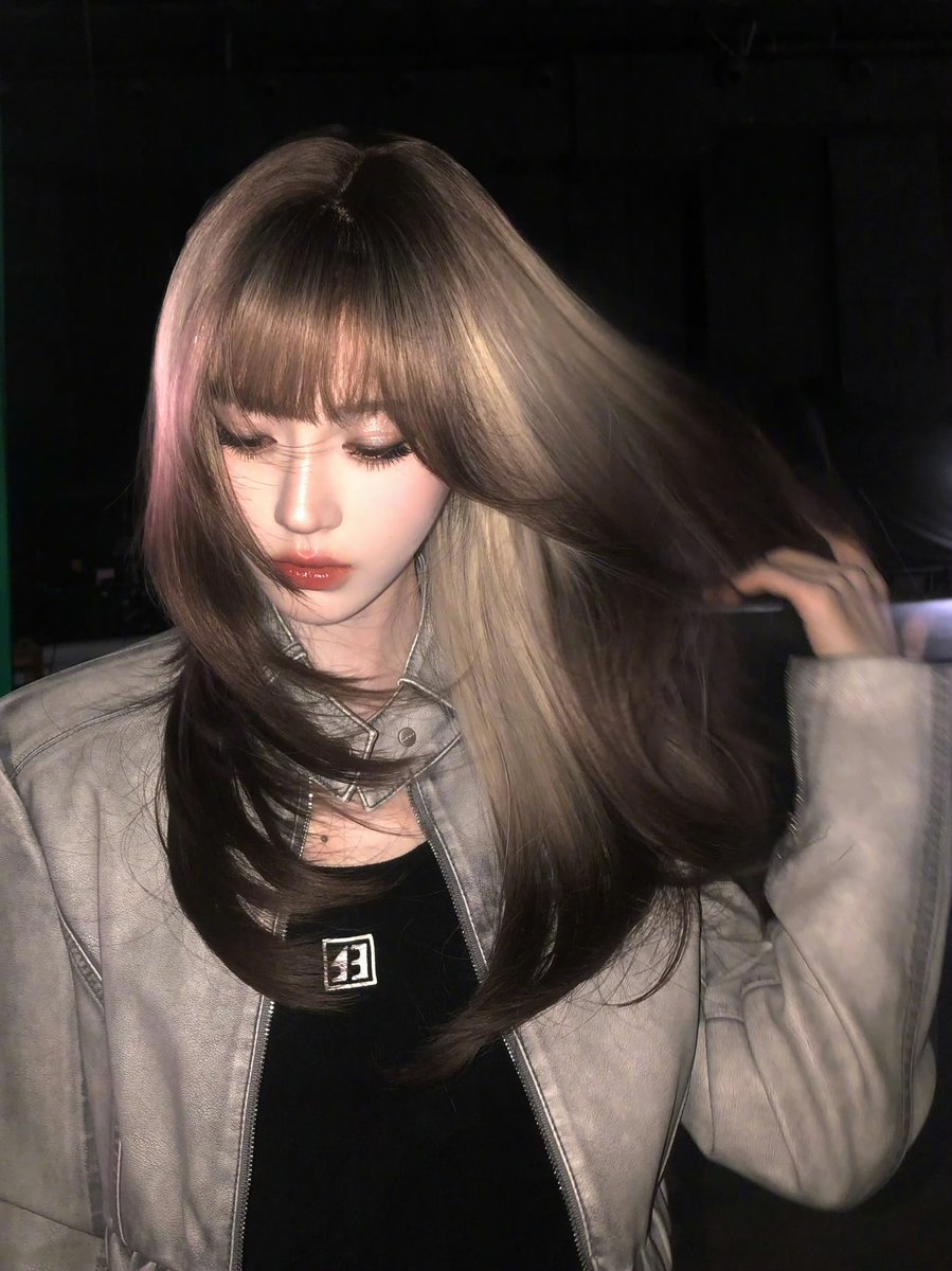 jxkikuu's tweet photo. 261016 쥐징이 웨이보

🩶😉📸

#쥐징이 #鞠婧祎 #jujingyi #จวีจิ้งอี https://t.co/gSfNC9p8J0