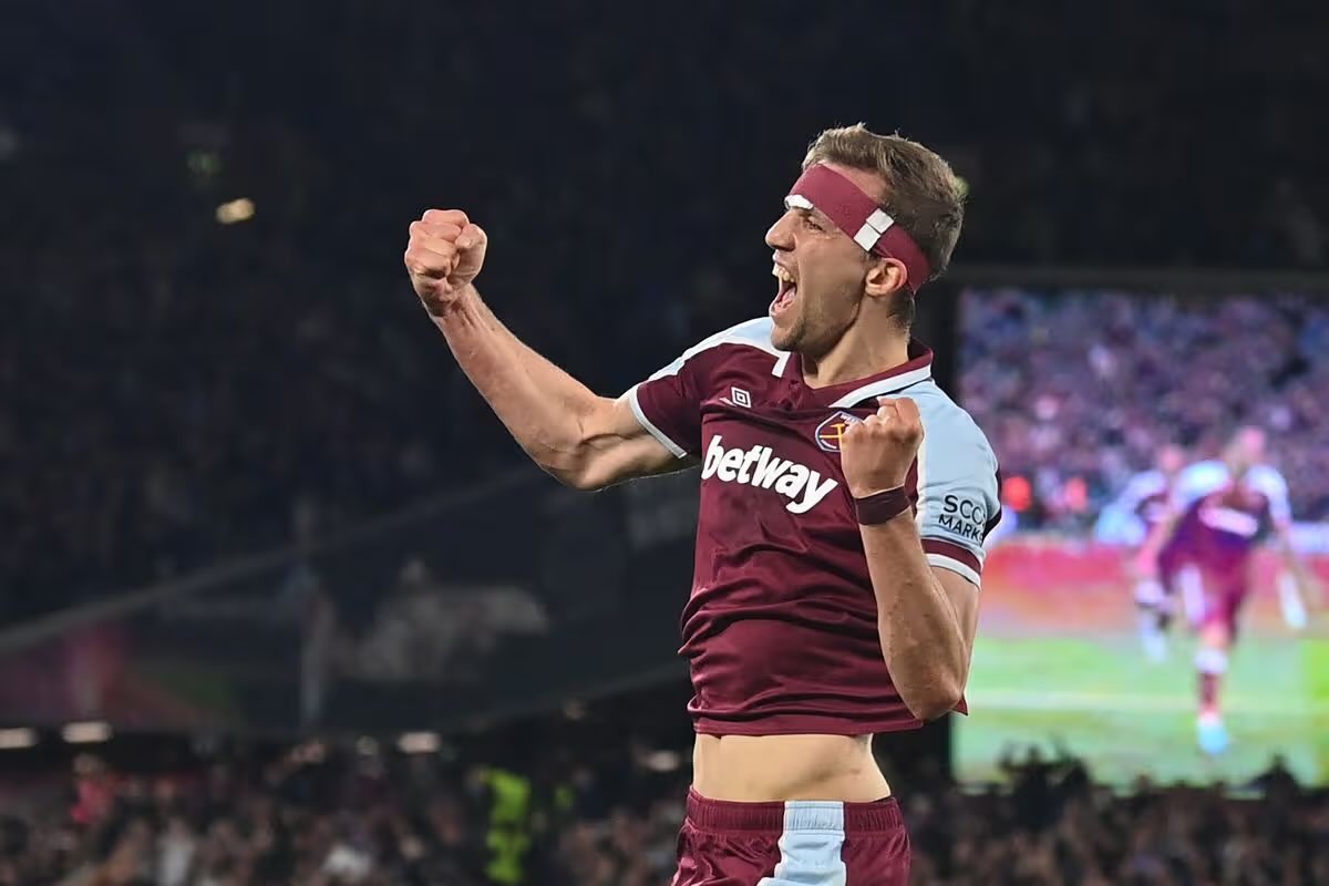 notpaul1985x's tweet photo. Tomas Soucek has become only the THIRD ever player to score in the Champions League, Europa League, Conference League and EFL Championship.

Harry Kane and Tammy Abraham are the only others. https://t.co/4Hn961S8Sv