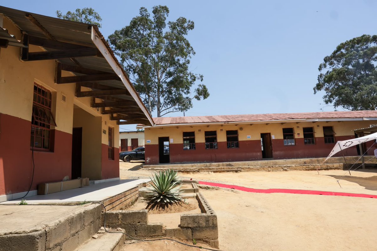 GovernmentZA's tweet photo. 📸 The Inter-Ministerial Committee on Service Delivery, led by Human Settlements Minister Thembi Simelane on behalf of Deputy President Paul Mashatile, also visited the Kanyekanye High School in Bilanyoni, eDumbe Local Municipality in the Zululand District in KwaZulu-Natal Province.

"Our visit to Kanyekanye High School reminded us that education remains one of the most effective instruments for transforming lives. Kanyekanye is one of the oldest historical schools in Dumbe. For this reason and responding to the request from the community, we will demolish and rebuild the school into a modern state of the art high school", said Minister Simelane.

Planned projects the school rebuilding addresses include water and sanitation, storm damage, renovations, rehabilitation, refurbishments, fencing as well as brand new Grade R facilities.

Minister Simelane is joined by the District Development Champion, Public Service and Administration Minister Mzamo Buthelezi and Minister of Land Reform and Rural Development, Mr Mzwanele Nyhontso.

#ServiceDeliveryZA