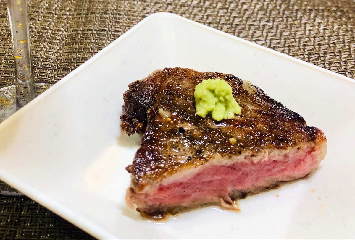 shanp_rancha0's tweet photo. 昨夜はステーキ🥩✨
肉しか勝たん𓌉𓇋 🥰笑
そして、今からは大好きな鶏のタタキ❀.(*´▽`*)❀.❤️✨ https://t.co/3delfrpJab