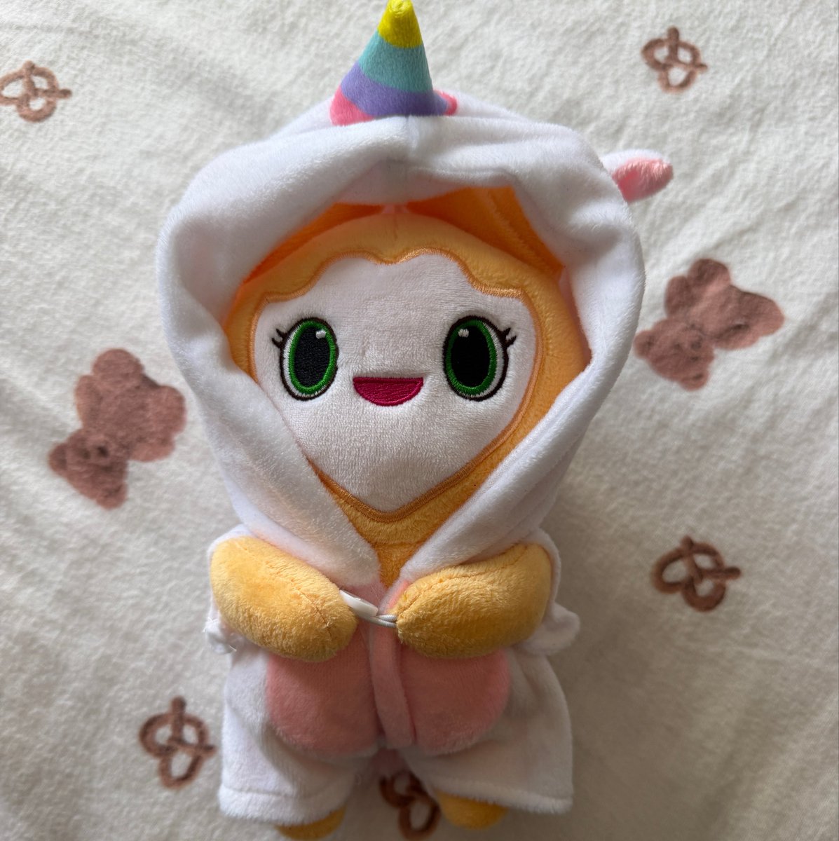 flowlikehyo's tweet photo. no one understands how bad i wanted a jihyo unicorn plushie…..unicorn jively you can rest now…… https://t.co/FyBfVFOCNO