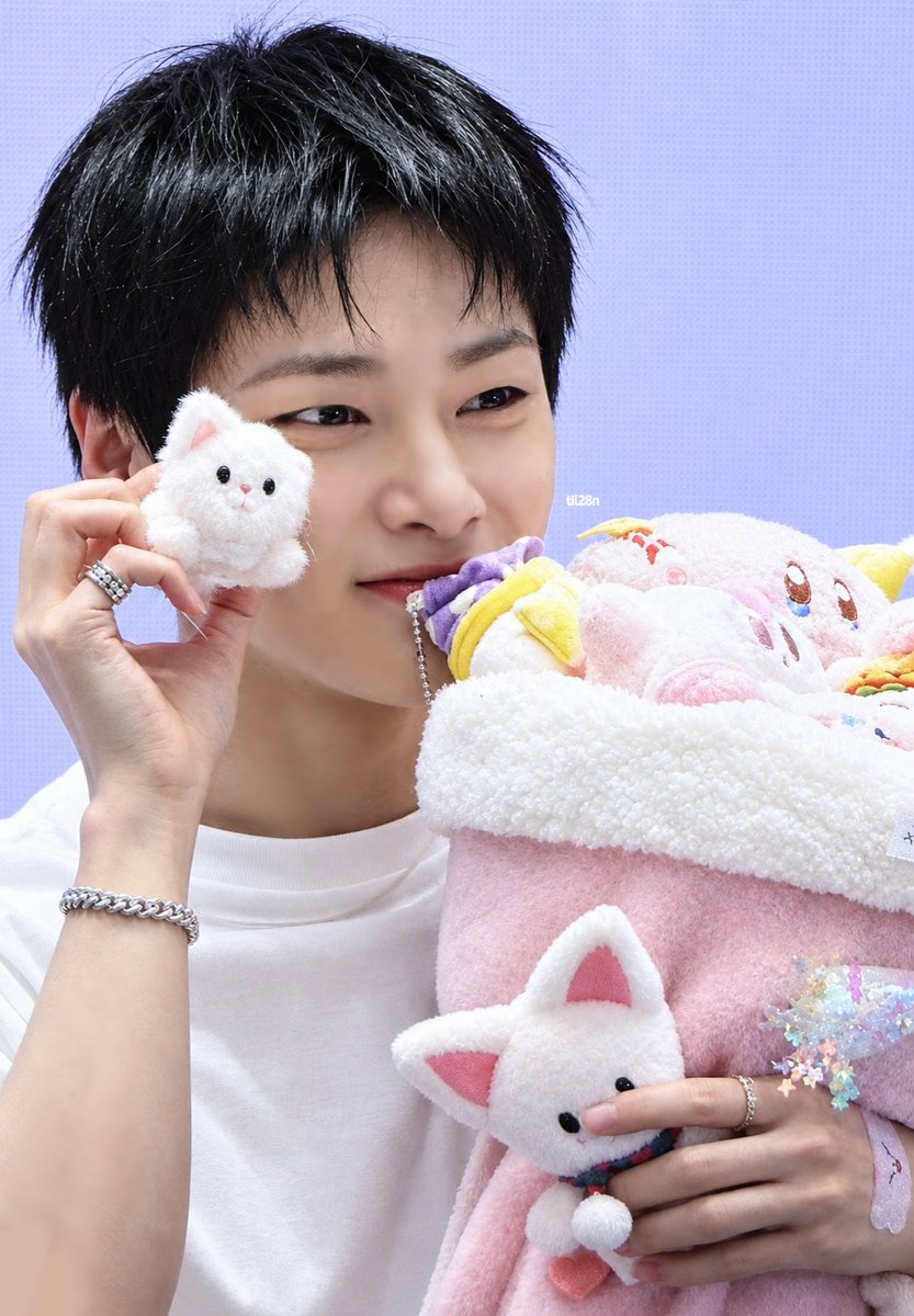 til28n's tweet photo. 261016
#straykids #스트레이키즈 
#I_N #아이엔 https://t.co/tZG3Nf8mHd