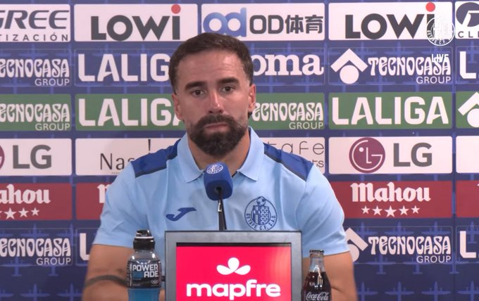 postunited's tweet photo. 🚨👀 CARVAJAL SOBRE SU FICHAJE POR EL GETAFE Y LA CONDICIONES DE SU CONTRATO

💙 "No hay ninguna cláusula de salida. La idea es estar toda la temporada en el club. No hay opción de salir en invierno a no ser que alguien pague 50M de euros"

🫂 " Cuando llegó la oferta cumplía con todos los requisitos que mi familia y yo demandábamos"

🇪🇺 " Tuve ofertas de otros clubes europeos para jugar la Champions incluso, pero a día de hoy mi prioridad son mi mujer y mis hijos"