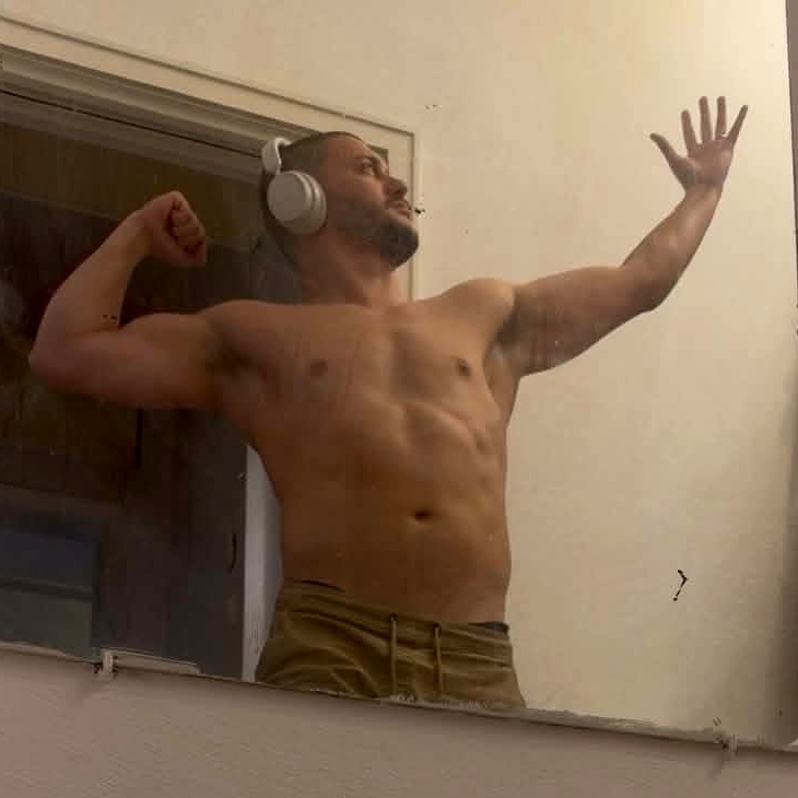 VeselinIliyanov's tweet photo. Bench 50 to 95 kg. Squat 20 to 110. Deadlift 30-40 to 130.

19 months, same 2-part session every time:

1. One compound lift first. Heavy sets of 3-6 reps, all out.
2. Then smaller exercises for size. 8-12 reps, every set to failure.

Do you train to failure on every set? https://t.co/CzOwn2ObaO