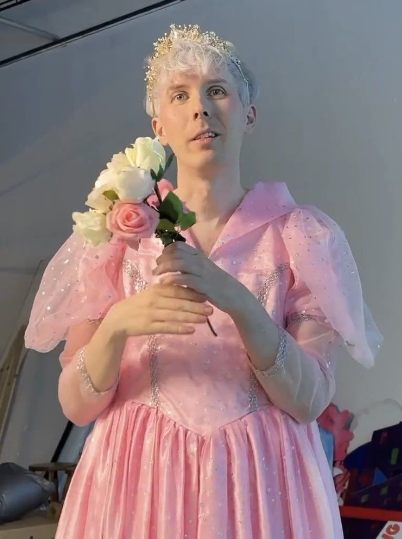 jaspasnotonfire's tweet photo. reply + ill give u a colour :]]]

my favs but (somewhat) pink!! https://t.co/cqFMp51Gv1
