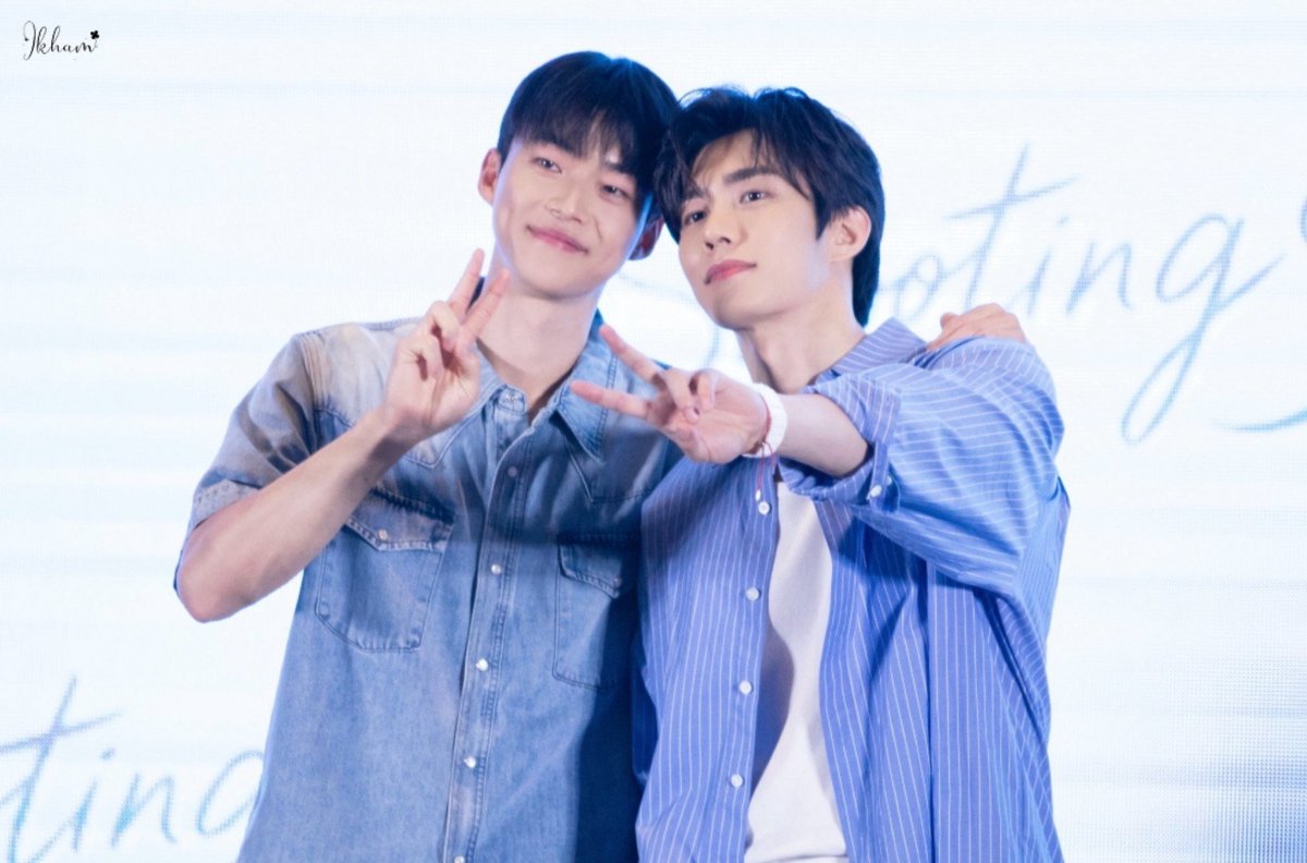 motown9889's tweet photo. 진짜..기적같은💙
몇년만에 공식적인 자리에서 두사람을 볼꺼라고 누가 생각이나 했을까?
바래왔지만 현실이 되긴 어려우니~
내년에 또 기적같은 일 있었음 좋겠어🙏 https://t.co/bVbH8prSTE
