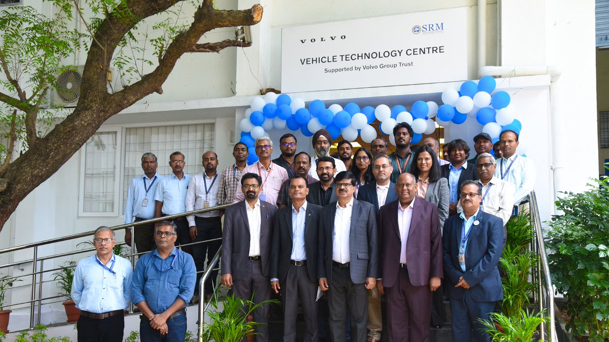 SRM_Univ's tweet photo. SRMIST × Volvo Group! Prof. C. Muthamizhchelvan and Mr. G. V. Rao inaugurate the Vehicle Technology Centre.
#SRMIST @VolvoGroup https://t.co/PM2pe7Cd3H