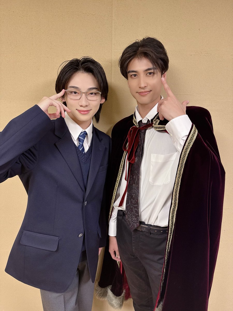 haruto_0927_'s tweet photo. #神戸セーラーボーイズ Boys☆Act 〜maple『合唱ブラボー！』

5日目・1公演、ご観劇いただきありがとうございました🎤

本日の日替わりゲストの井阪郁巳さんと撮っていただきました📷

関西人感が出てて、ノリも良くて、テンション高めのヤング王子めっちゃ面白かったです‼️
歌声もめっちゃ素敵でした😆

ありがとうございました✨

#合唱ブラボー
#神戸セラボ #髙山晴澄