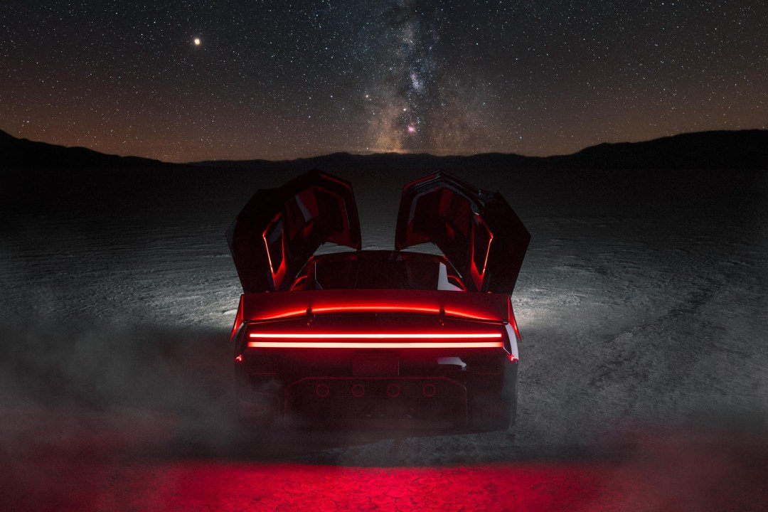 EmirDeli59's tweet photo. Brate, dokle je ovaj svijet došao 🚀

Nova Tesla Roadster skače u zrak, a mi još uvijek stojimo u gužvi i čekamo da se semafor promijeni 😂
Iskreno, izgleda kao scena iz nekog SF filma. Al' jel ovo stvarno budućnost ili samo brutalan show?

#Tesla #TeslaRoadster #ElonMusk #SpaceX https://t.co/ZUL0tDC09R