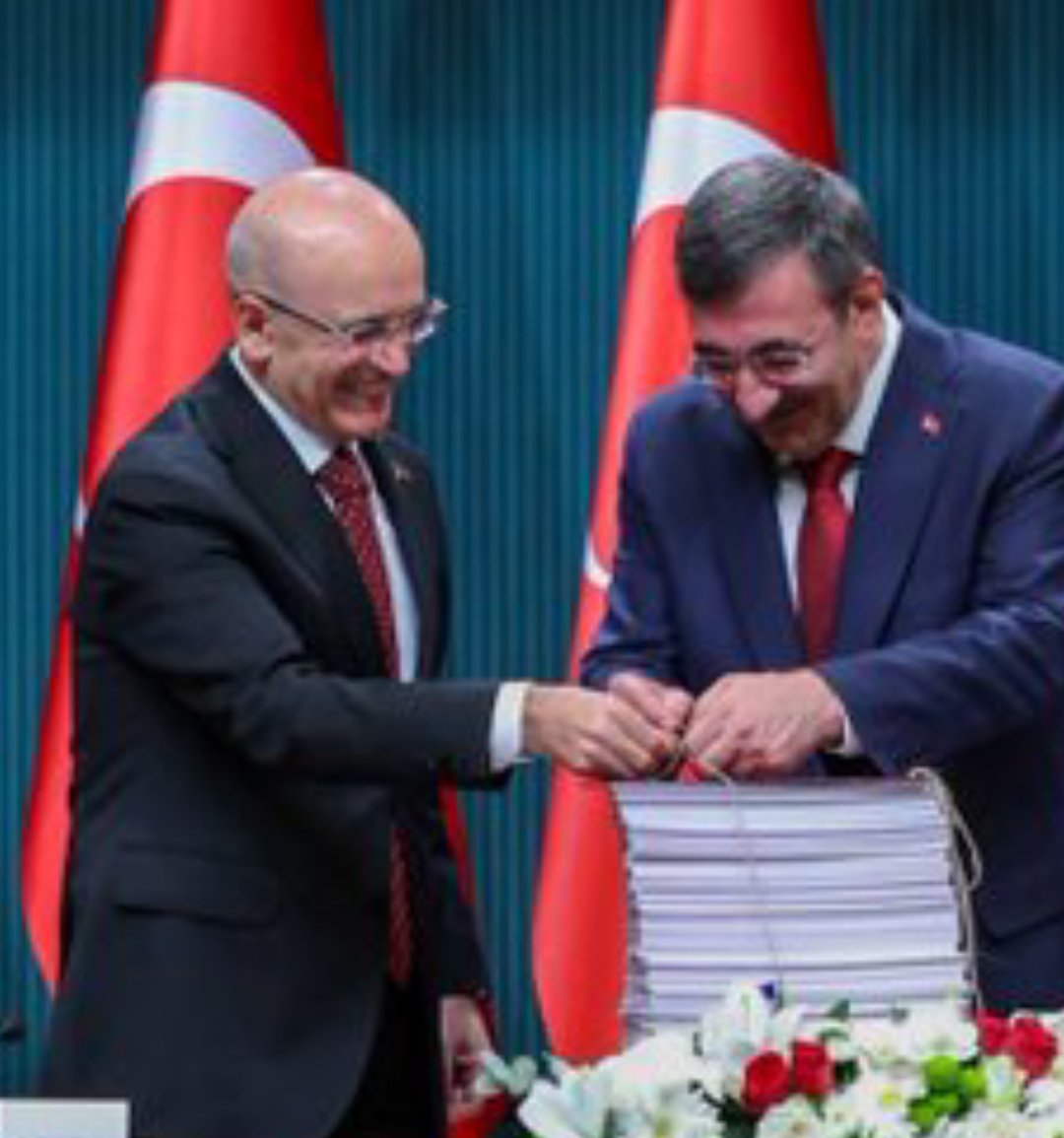 Ekonomistimiz's tweet photo. 16 Eylül 13:30 öncesi satış yaptığım #tly #tp2 #thf #doh #dfı #pse fonları temerrüt faizi ile ödediğiniz gün ben de böyle güleceğim @_cevdetyilmaz Bey ve @memetsimsek Bey.

Hadi güldürdün bizi 🙂
Takas kesinliğini bypass etmeyin 🙂 https://t.co/A72DJADRWA