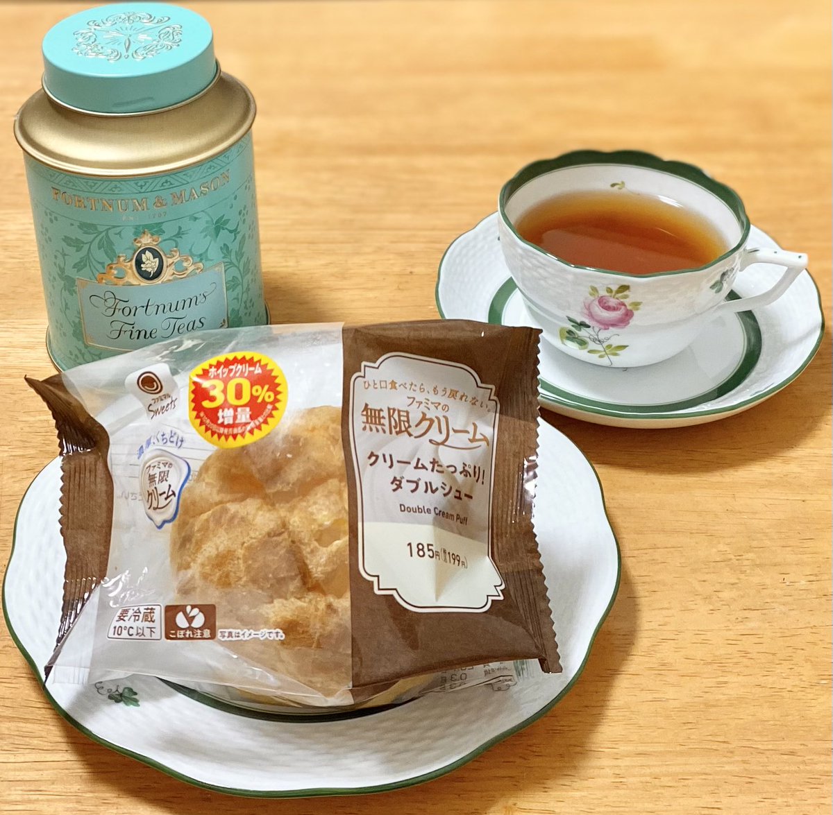TeatimeTeacups tweet picture