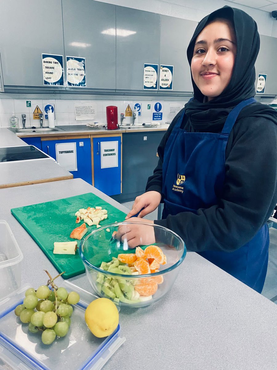 NewsomeAcademy's tweet photo. This week in Food &amp; Cookery we have made: Spring Rolls, Marble Cake, Flap Jack &amp; Fruit Salads. 🧑‍🍳👩‍🍳⭐️ Well done to all of our budding chefs! https://t.co/AZtSMMu3hP