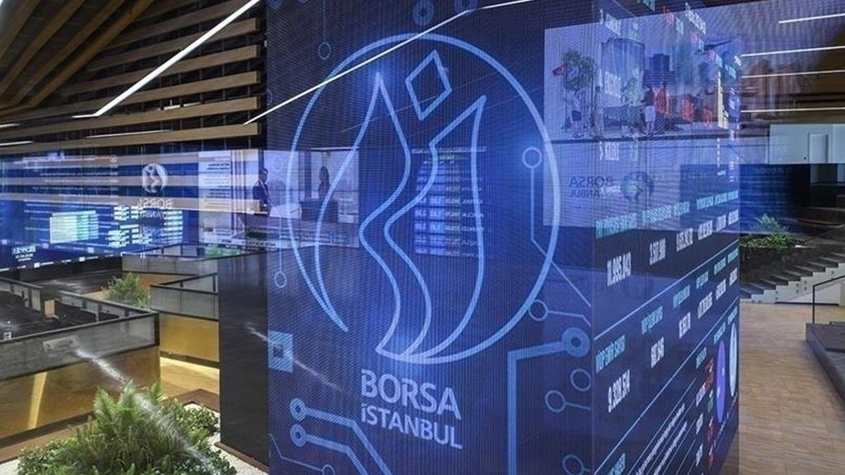 medya3tr's tweet photo. 🚨 SONDAKİKA

Cumhurbaşkanı Erdoğan: 

"Fon sayısının yüzde 4,6'sında ortaya çıkan bir sorundan yola çıkarak tüm sermaye piyasası araçlarını terörize etmek, Türkiye ekonomisinin altını oymak olur" https://t.co/rJ4bcF5bvk