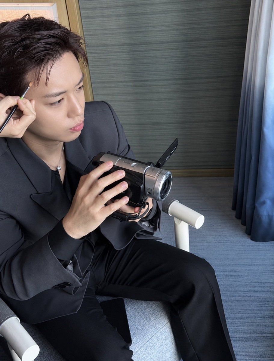 lovely_Han213's tweet photo. 아 고화질 감사합니다 ㅜ https://t.co/eu7d5Ulp9o
