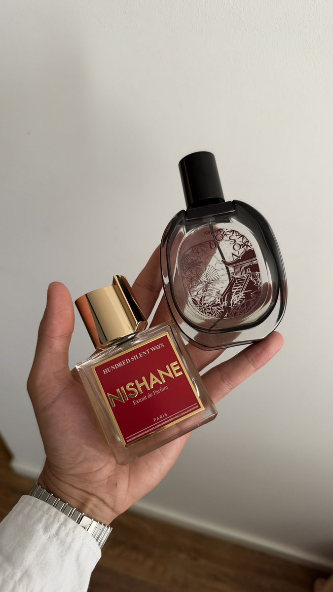 Retrhorlogerie's tweet photo. Aujourd’hui c’est deux parfums donc deux montres 😎

Nishane Hundred Silent Ways et Diptyque Do Son 

Deux Omega Constellation Manhattan 🤯 https://t.co/O9KcrNYCoB