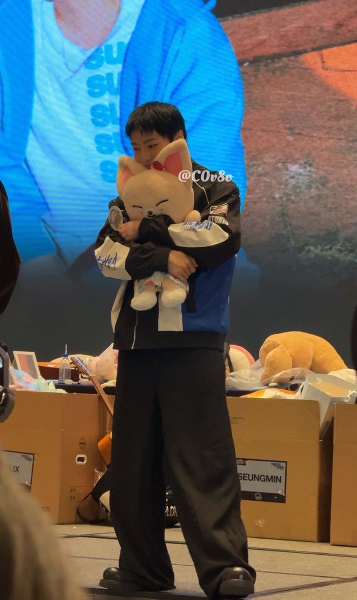 C0v8o's tweet photo. 폭시니랑 정이니🩷🩷 #아이엔 #I_N https://t.co/5iIbyBV8vS