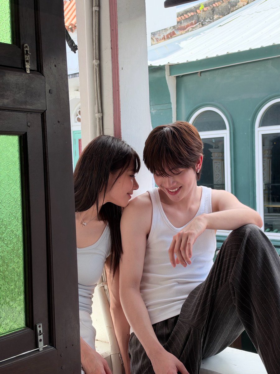 typecastagency's tweet photo. เธอไม่ใช่กาแฟ แต่เธอก็ทำให้ใจสั่น 💓

เบื้องหลังความน่ารักของ ‘แซน ภูษิชา’ ใน MV “8/7” - FIRSTONE 🎬🌅✨

#8per7ByFirstOne #FirstOne #DMDMUSIC
#SandPusicha #TypecastAgency https://t.co/DnN7oXD2Mq