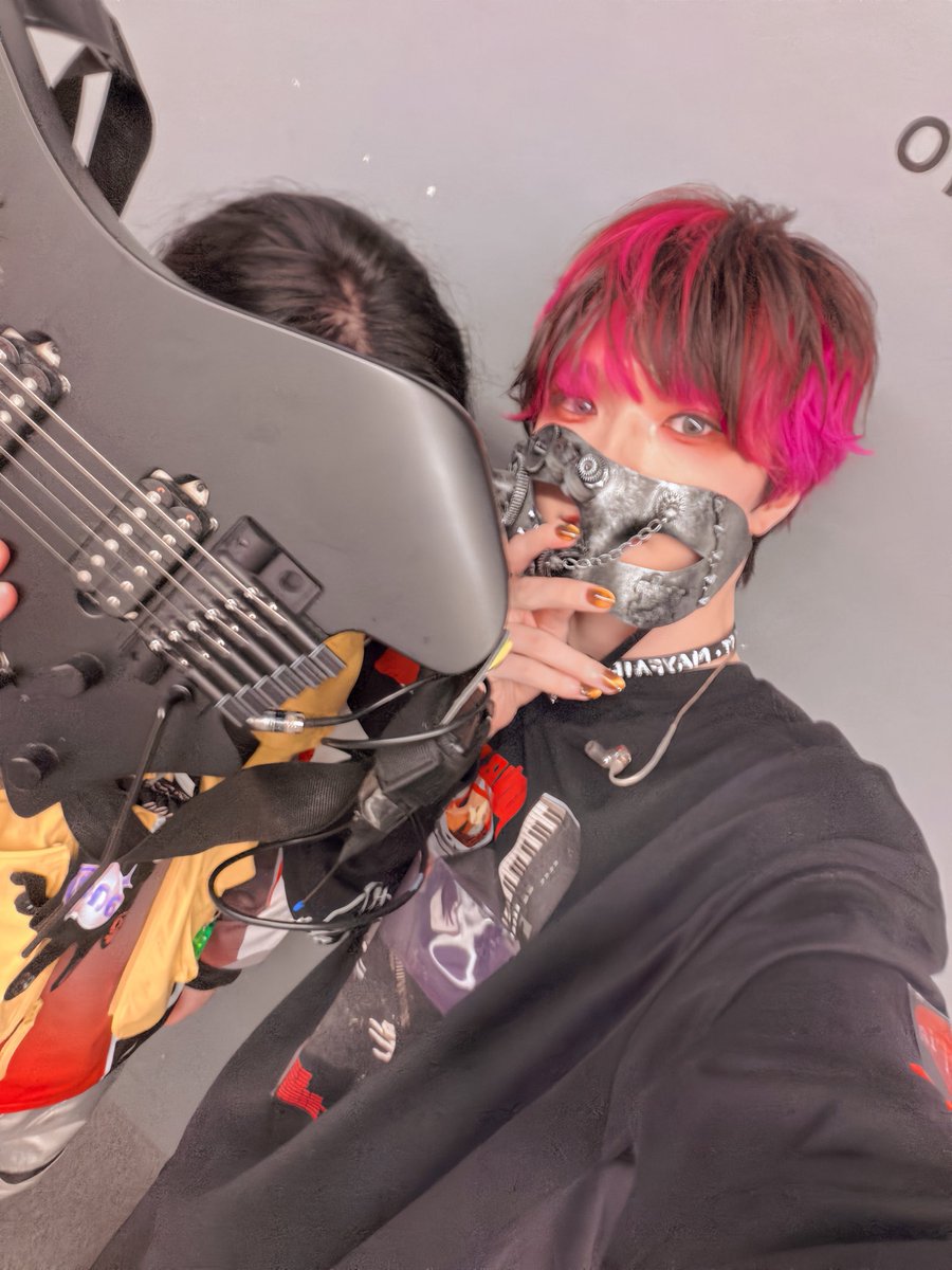 tyougakusei's tweet photo. 弌誠さんとステージで「モエチャッカファイア」と「ニャートビート」を歌うという夢が叶いました。ありがとうございました https://t.co/UccZHc3JtT