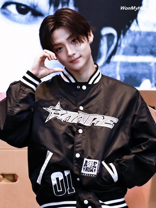 arilovesleowon's tweet photo. thank you for growing up so well my baby.🥺 https://t.co/72QIZKSP5i
