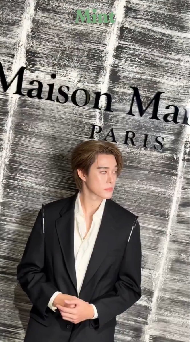 Tearremq_'s tweet photo. สีผม สีตา ถูกต้องมากกกกกกกก

NANI SCENTED MEMORIES

#MaisonMargielaFragrancesXNani 
#MaisonMargielaFragrances 
#hirunkit_ https://t.co/kxziFHafll