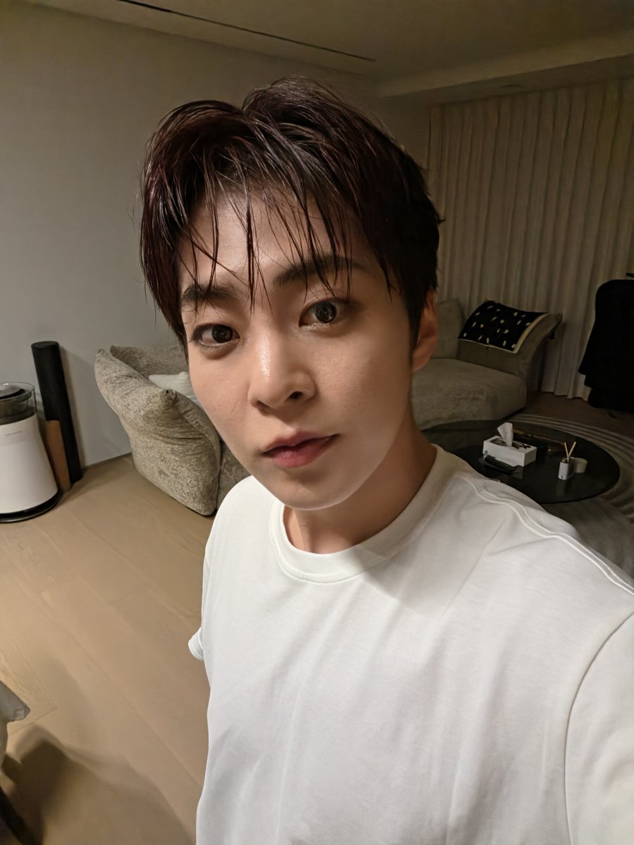 Ace_BBH's tweet photo. WE GOT A MINSEOK SELFIE HBGNGNG https://t.co/9EHe5KxNYd