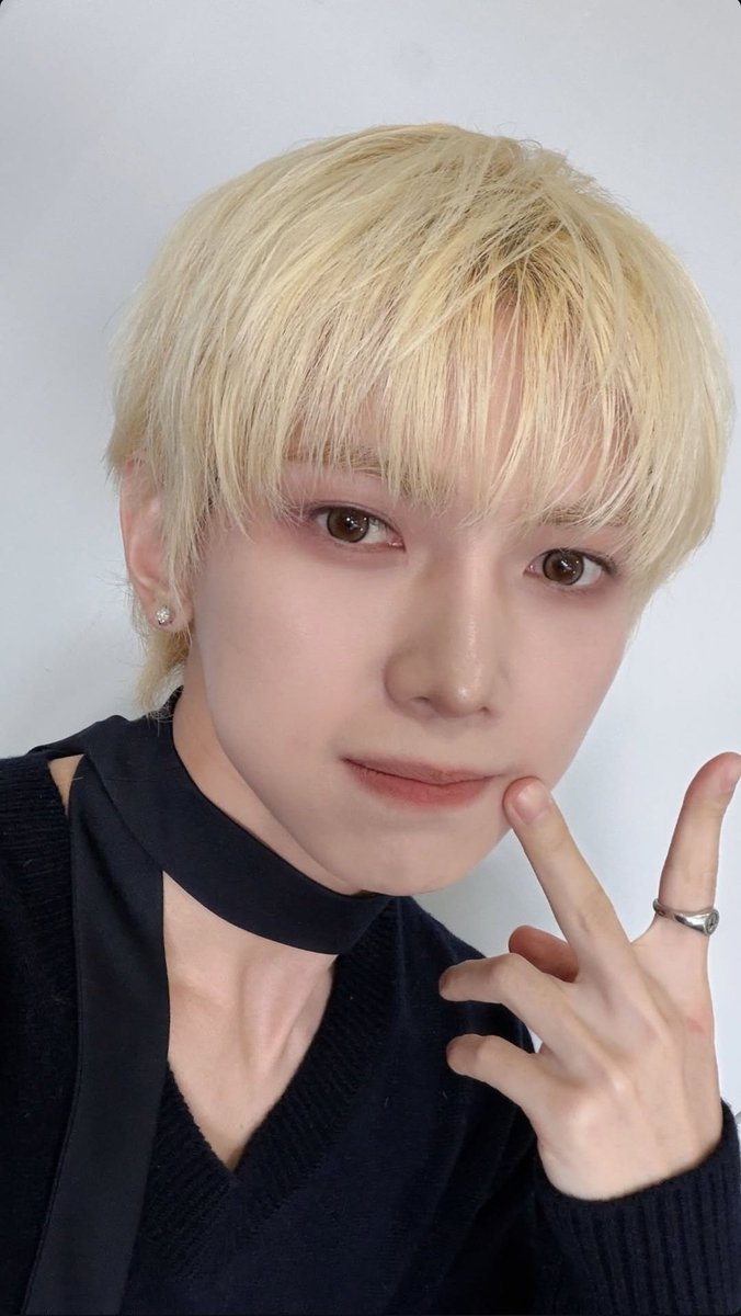 yeoleum147274's tweet photo. 한결같은 쁘이 https://t.co/gz4U8RKcl5