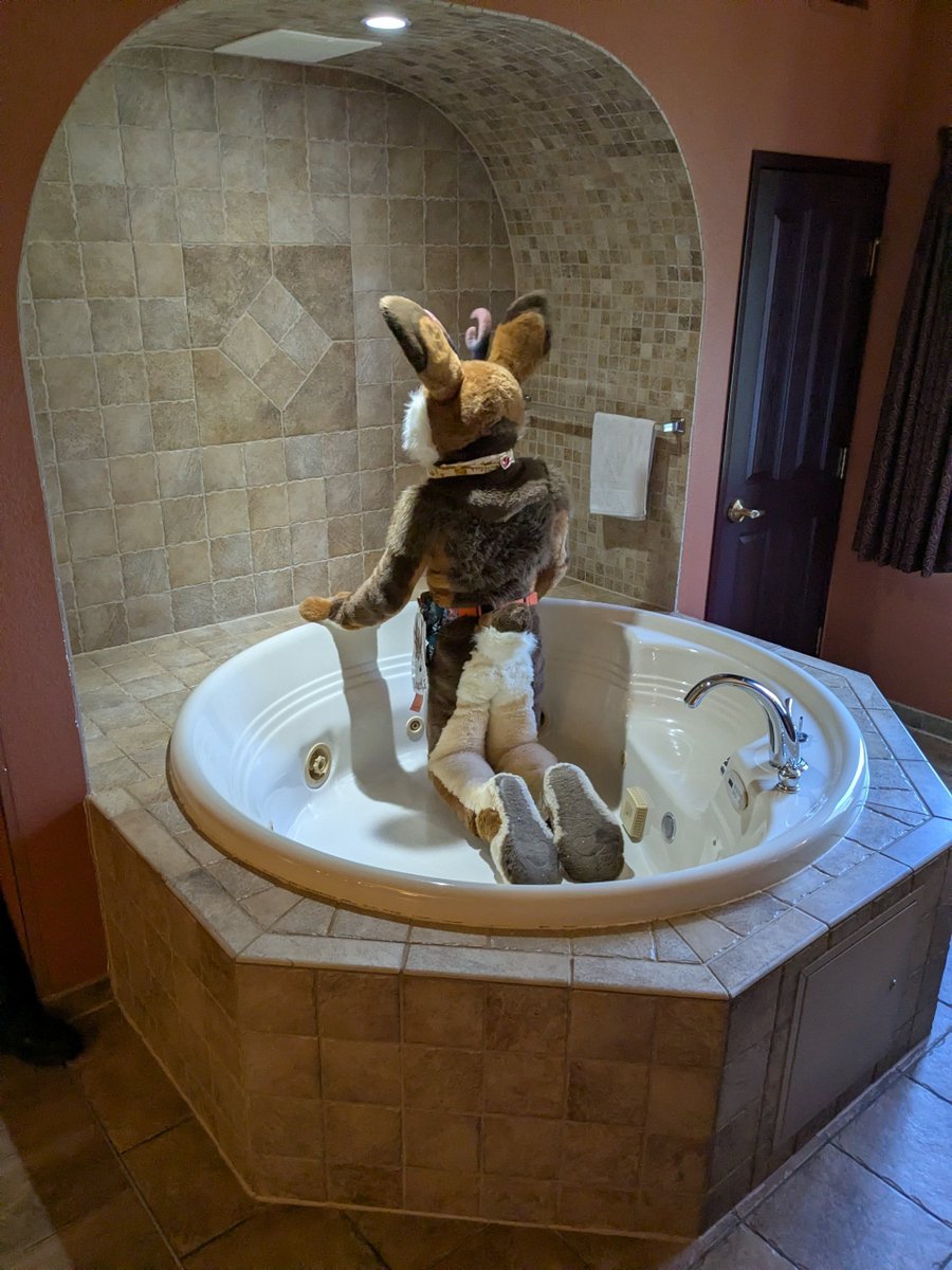 Ketameme5's tweet photo. Obligatory tub pics from AQF with Dapper Dragon, taken by Fio!

Never figured out how to fill it, jackalope stoopid

#FursuitFriday https://t.co/shg0GYmCEU