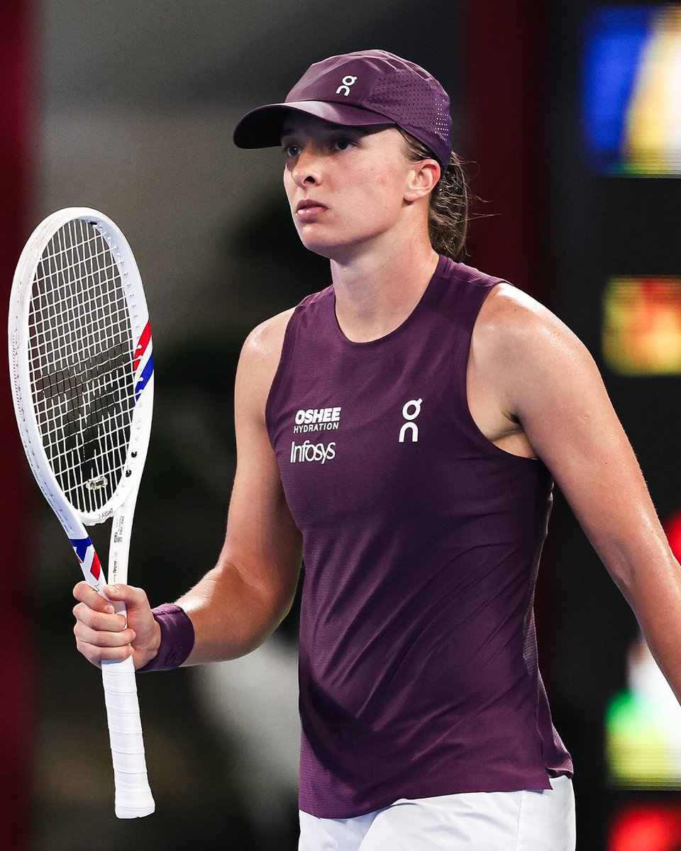 usopen's tweet photo. Quarter-century club, Iga style! ✨ 

Swiatek races past her Li 6-4, 6-1 in Wuhan to reach WTA 1000 semifinal No. 25! https://t.co/lGuFCajuJ4