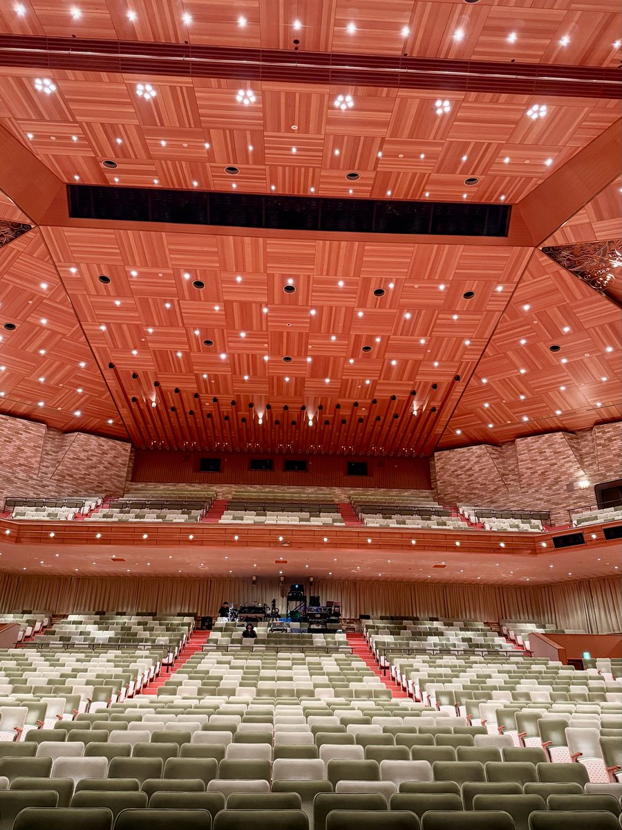 kigarakuda's tweet photo. #ASKA さんツアー
『ASKA CONCERT TOUR 2026-2027  “Lock-on”』岡山公演でした
ありがとうございました
倉敷市民会館の皆さんの声と熱
感動しました！

#ASKAロックオン
#結城安浩
#シンガーソングライター
#黒ずきんをさがせ https://t.co/sKCfzFILos