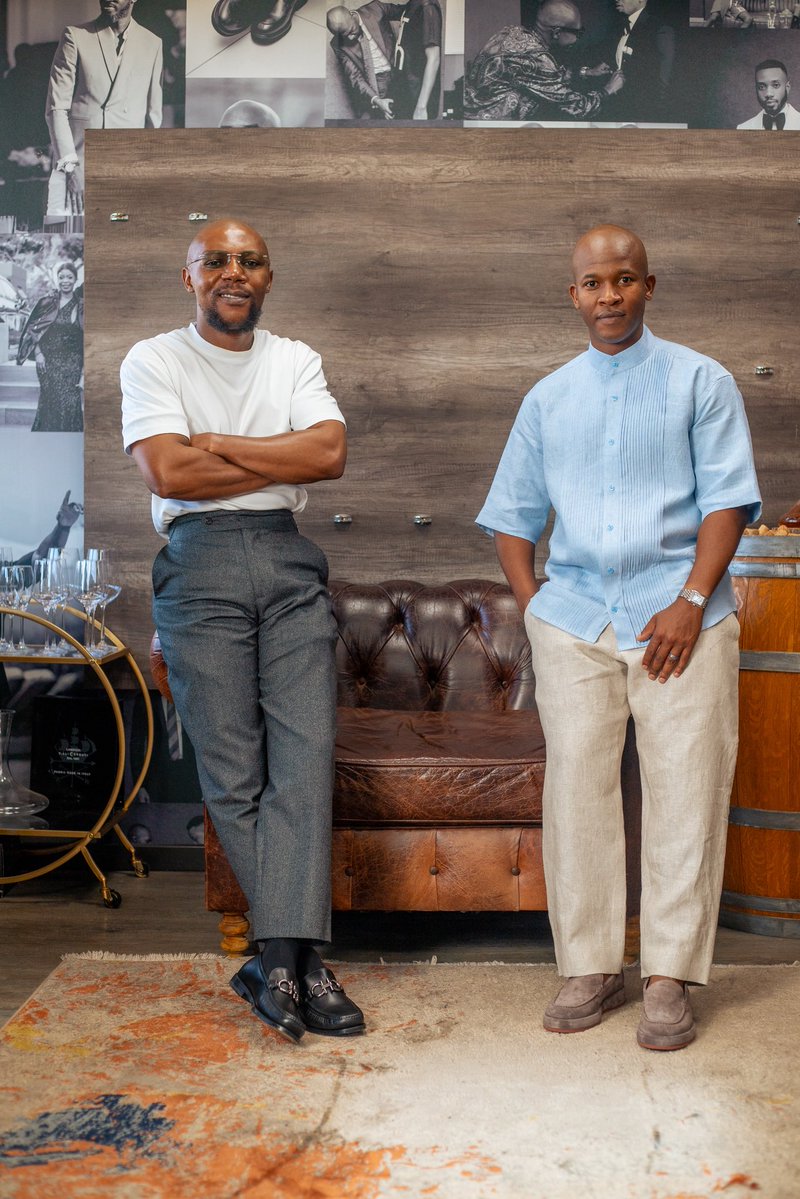 TshepoTsala's tweet photo. A Powder Blue &amp; Beige RFM Linen Set! https://t.co/9zcGFlq6zp