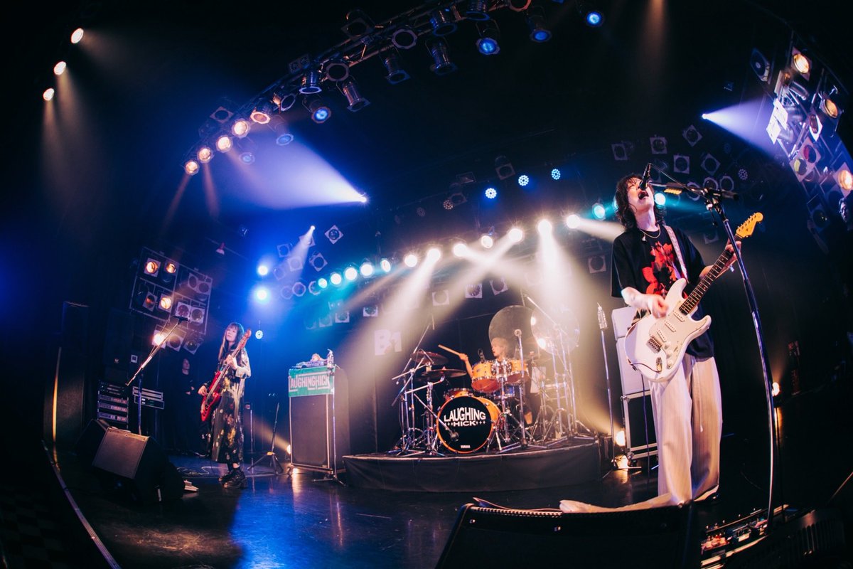 Laughing_Hick's tweet photo. 【DRUM Be-1  Thank you！】

Laughing Hick ONEMAN TOUR「DIAMOND LILY」TOUR 1本目 DRUM Be-1✨

最高のスタートダッシュ決めれました🏎️🔥
ツアー行ってきます🏃‍♂️🏃‍♀️🏃

次は宇都宮で会いましょう🤝

チケットはこちらから🎫
https://t.co/VBP1Pmhgv0

#DIAMONDLILY #LaughingHick #ラフィング

Photo by @kiteretsu_works