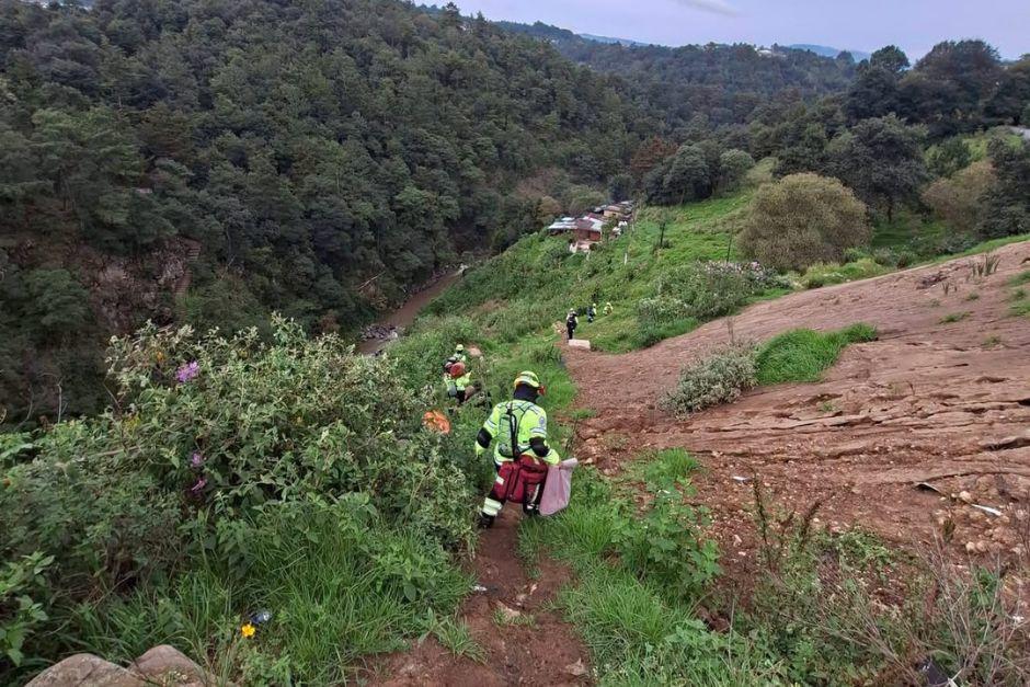 ¡Búsqueda continúa! Rastrean barranco por hombre desaparecido