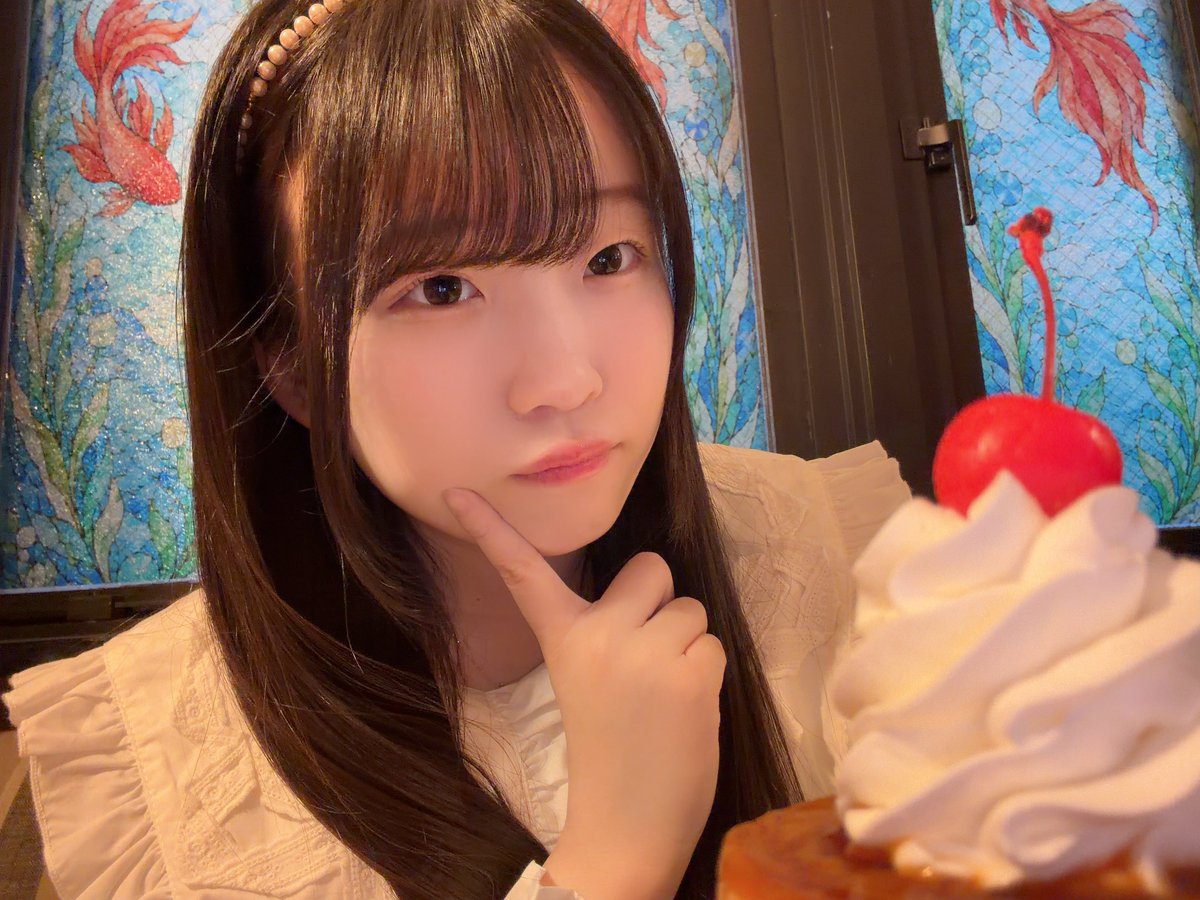 Drawry_memi's tweet photo. どっちたべたい、？ https://t.co/1sk5NQbCJn