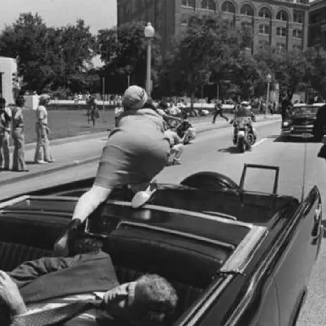 hippyygoat's tweet photo. At this very moment, everything changed…

Israel took over America. https://t.co/spVM7TXCyC