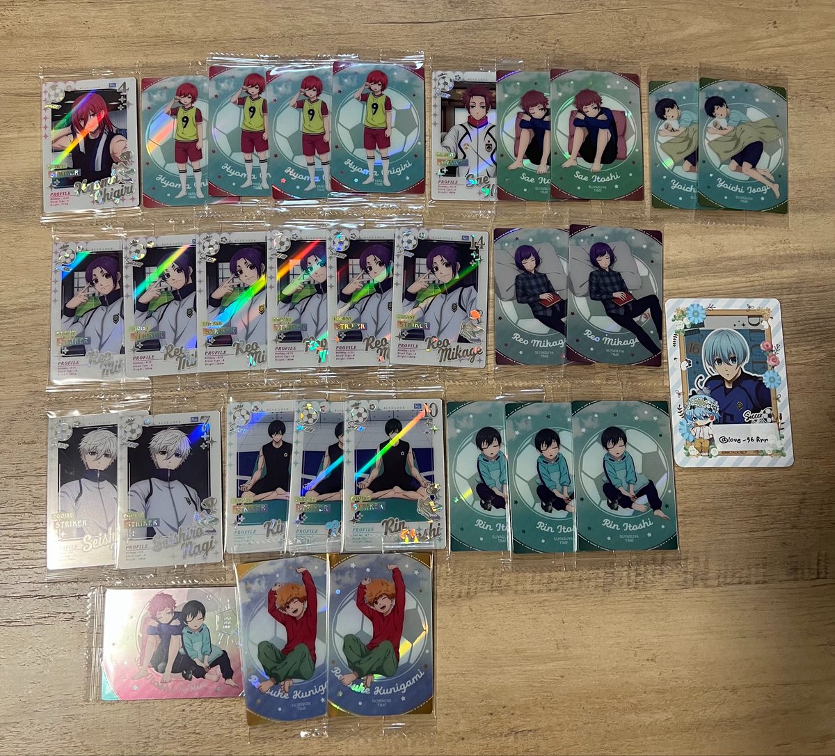 yolv_e's tweet photo. 【交換】ブルーロック ウエハース 6 

《求》氷織 >>> PayPay (ご提示ください)

《譲》 潔 蜂楽 玲王 凛 冴 國神 千切 雪宮 清羅士道 七星 二子 乙夜 馬狼 久遠 閃堂

ERは2:2~だと有難いです！
O.E比率違い🉑
譲渡交換 O.E 含む方優先⭐️

⚠️ご返信までお時間がかかる事があります（無言リプ消し〇) https://t.co/vRPj4lkbrM